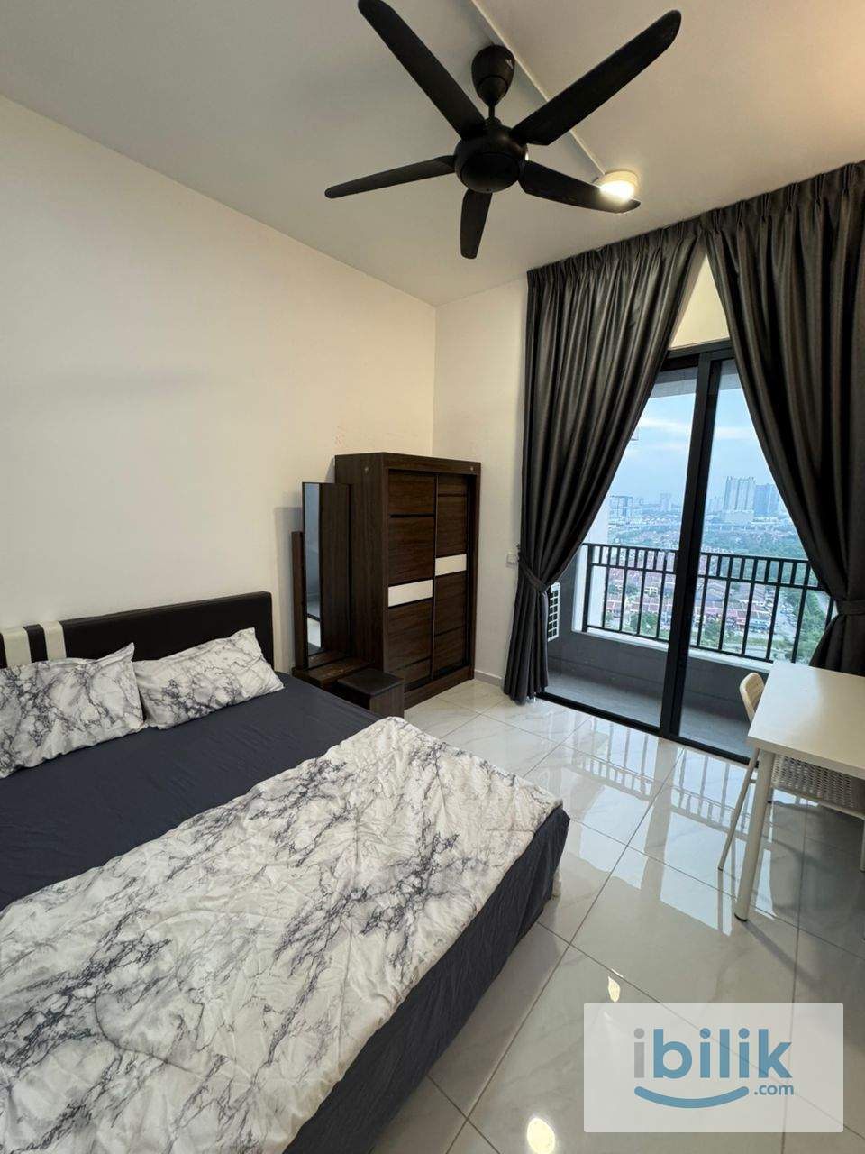 Equine Residence middle balcony room for rent - Image 1