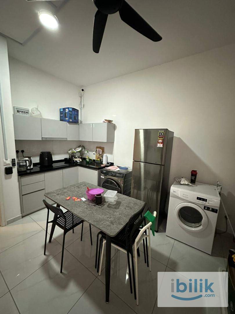 Equine Residence middle balcony room for rent - Image 5