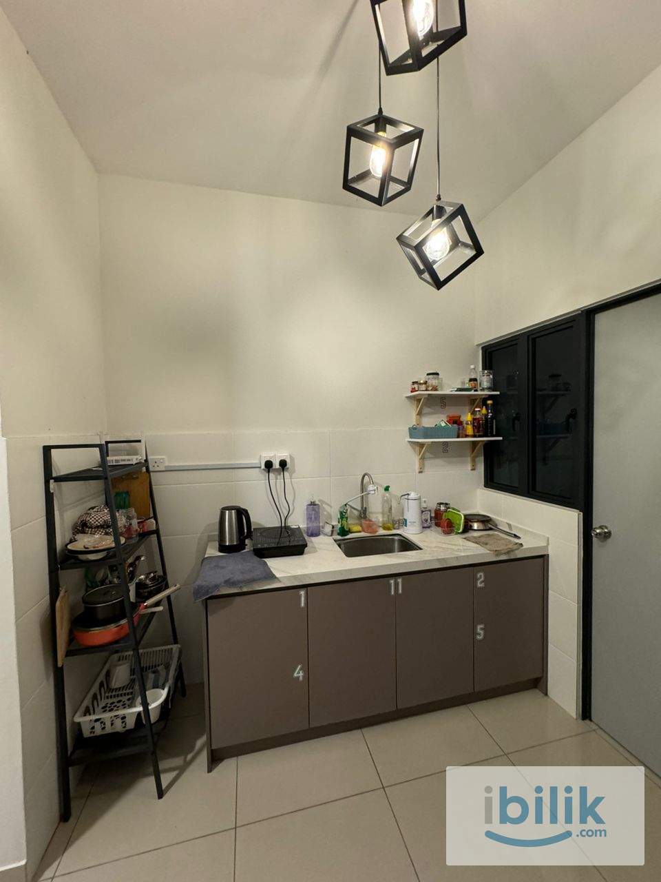 Master room mix gender mix race fully furnished for rent - Image 10