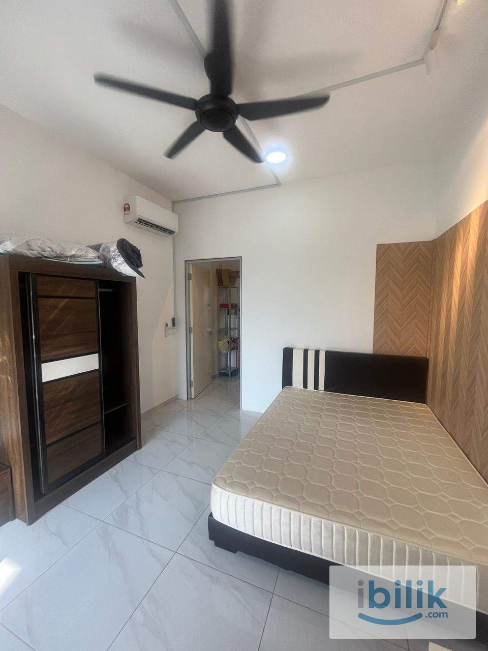 Middle balcony room mix gender mix race fully furnished for rent - Image 1