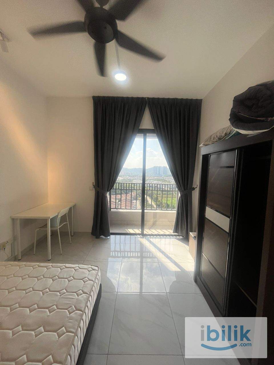 Middle balcony room mix gender mix race fully furnished for rent - Image 3