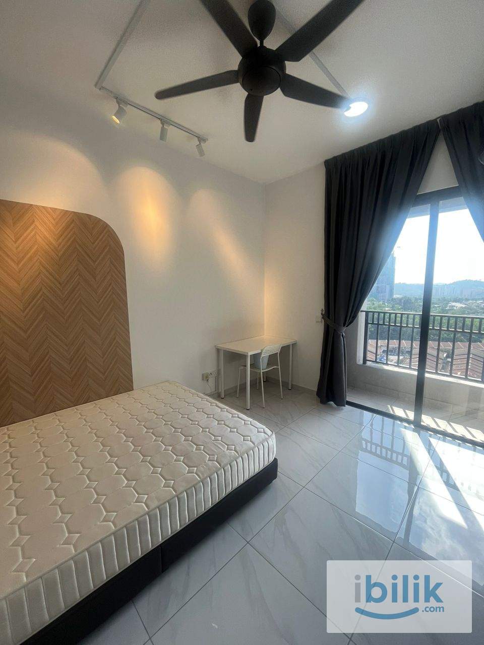 Middle balcony room mix gender mix race fully furnished for rent - Image 2