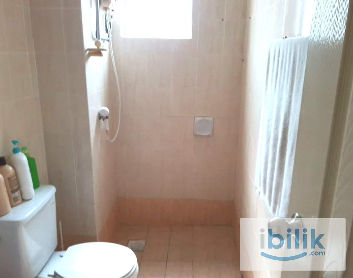 Nice Master room with Private bathroom, Sunway Suriamas - Image 2