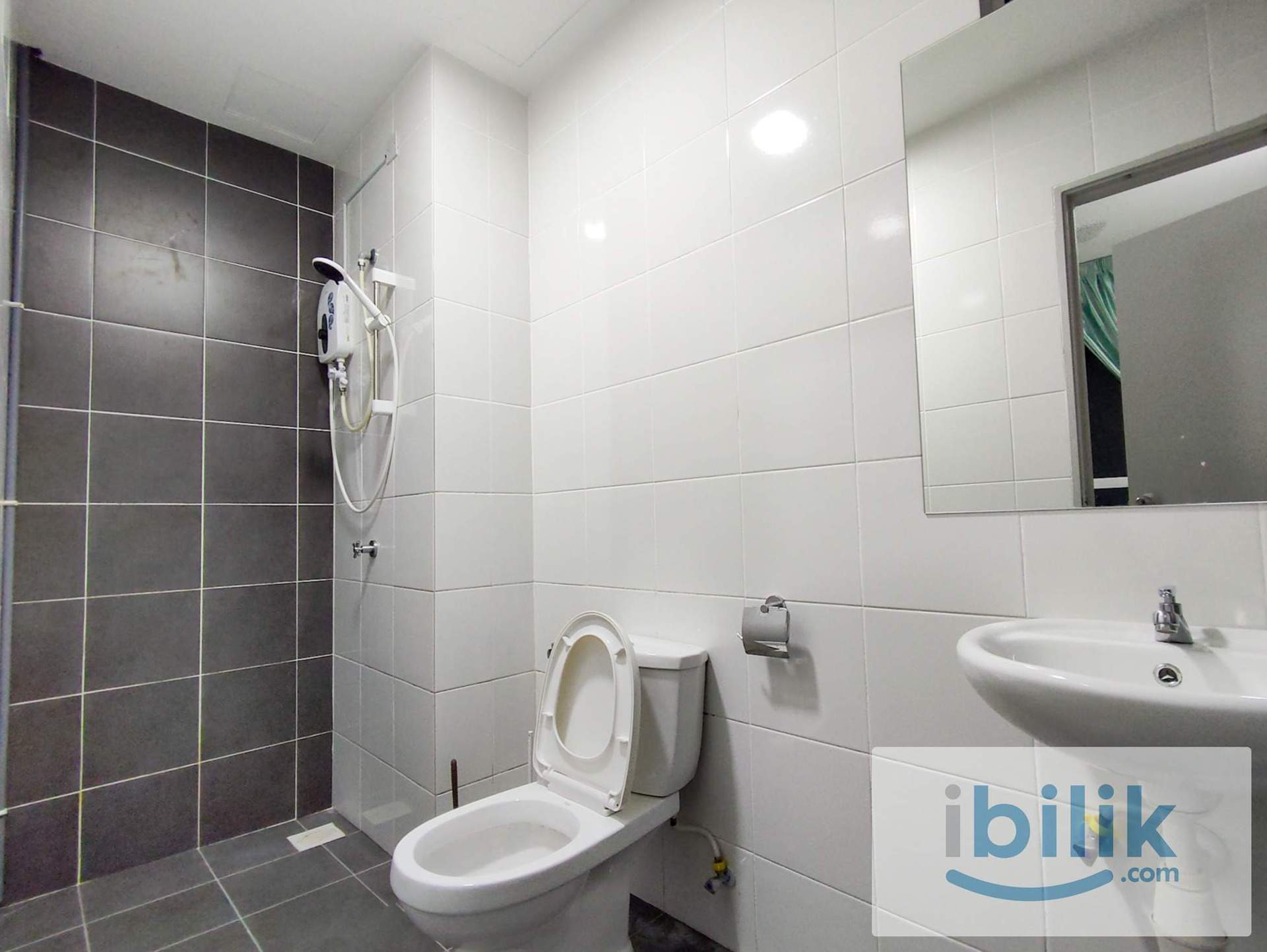 👩‍🦰 All Female Master Room A (Cosmo) C2912 at The Zizz, Damansara Damai - Image 1