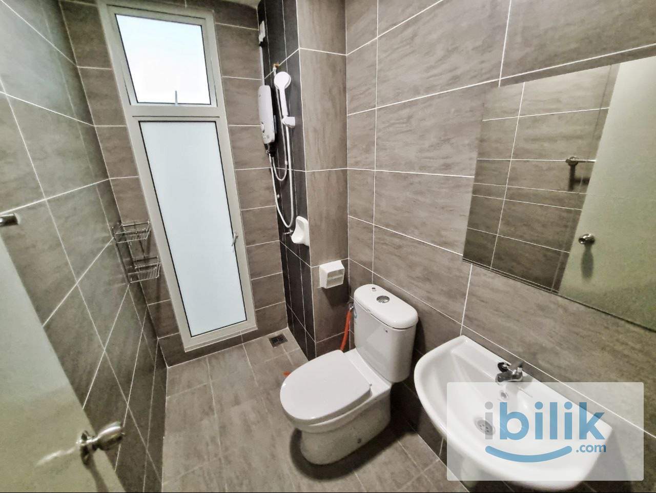 RD 👩🏼 All Female Medium Room C B118 at Residensi Suasana, Damansara Damai - Image 7