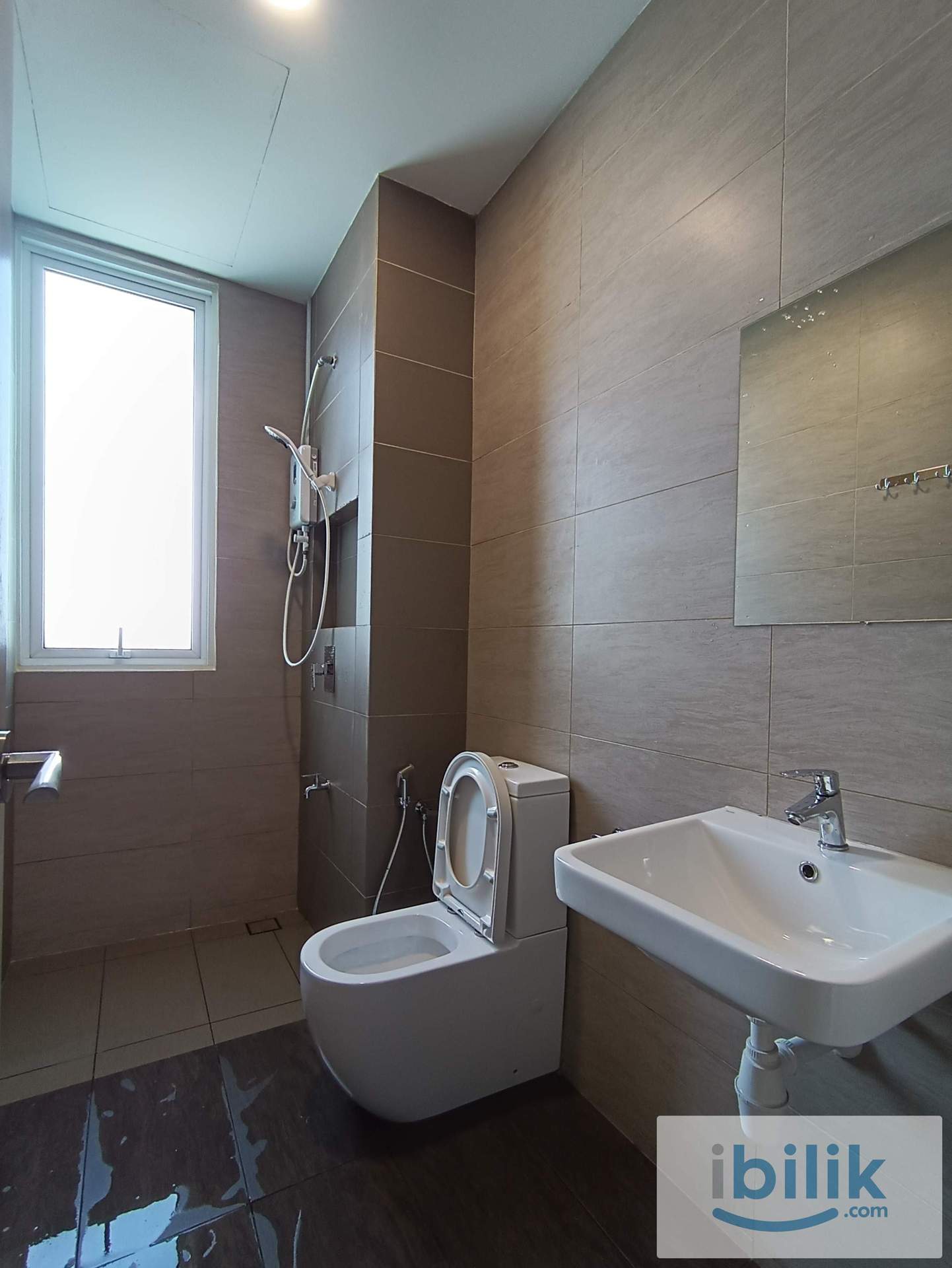 RD 👩‍🦰 All Female Medium Room C at Rica Residence, Sentul - Image 4