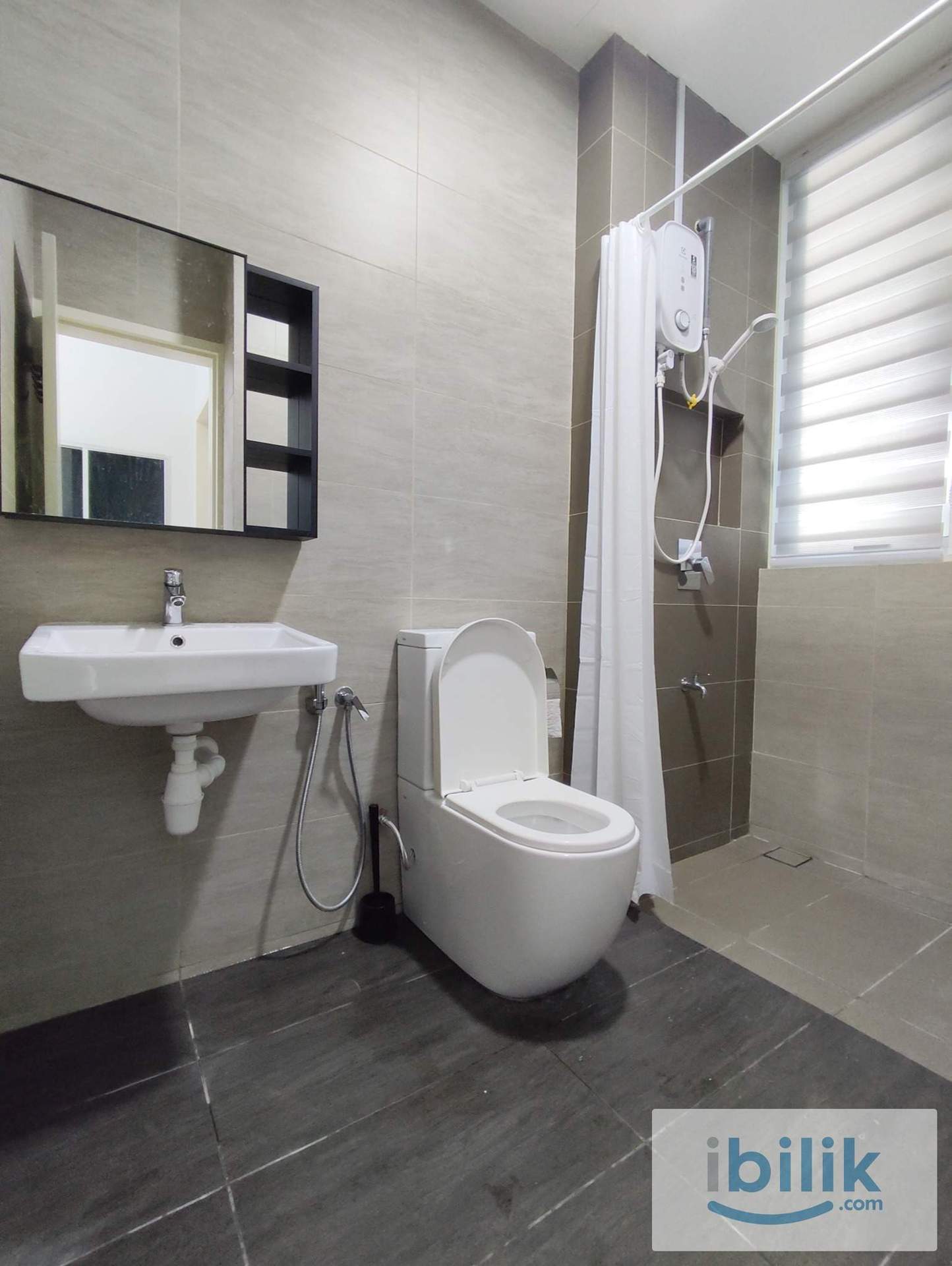 RD 👩👨🏻 Mix Gender Master Room A 13A17 at Rica Residence, Sentul - Image 8