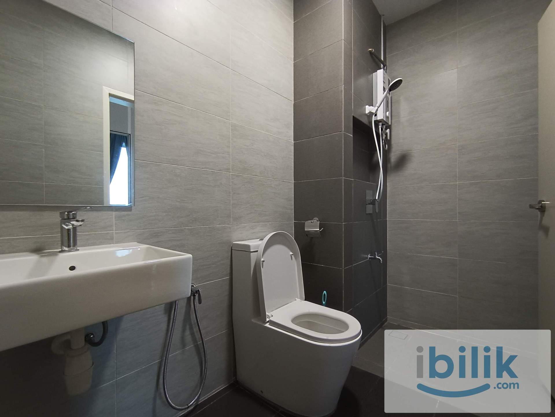 RD 👩 All Female Medium Room B 0808 at Rica Residence, Sentul - Image 6