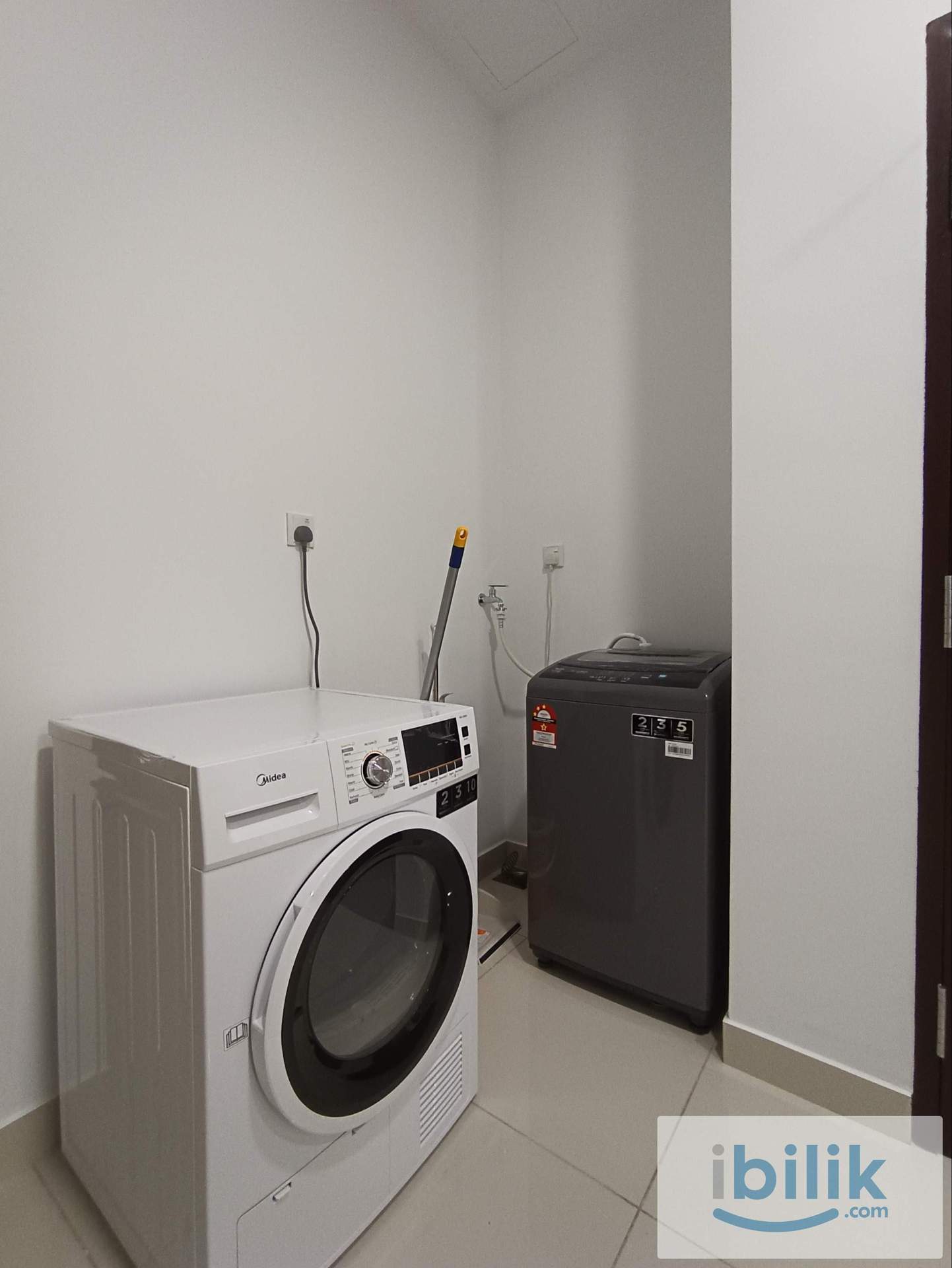 RD 👩 All Female Medium Room B 0808 at Rica Residence, Sentul - Image 7