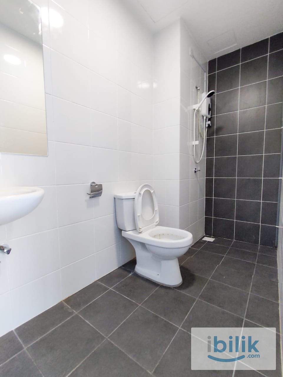 RD 👨 All Male Master Room A (Cosmo) C2703A at The Zizz, Damansara Damai - Image 4