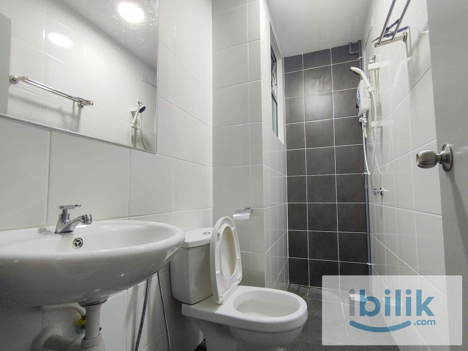 RD 👨🏻 All Male Small Room D (Cosmo) 2913 at The Zizz, Damansara Damai - Image 3