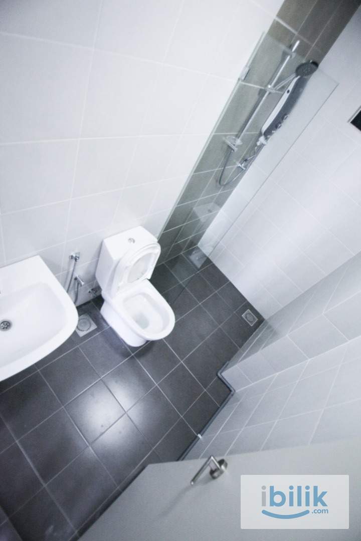 Middle room attach bathroom fully furnished ready move in - Image 3