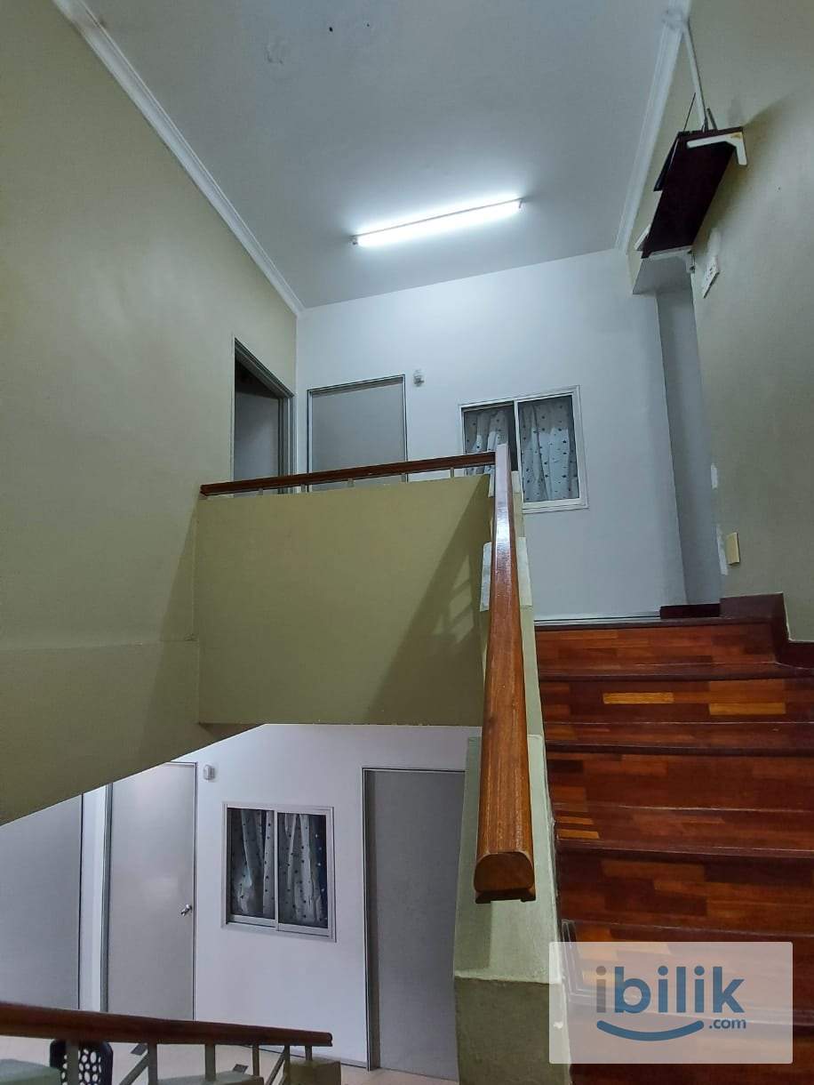 Subang bestari landed house medium room attach bathroom, share with another 1 tenant only - Image 9