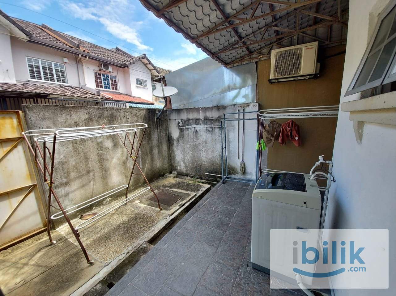 Subang bestari landed house medium room attach bathroom, share with another 1 tenant only - Image 10