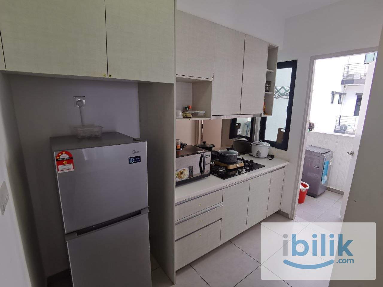 Near KTM Petaling to KL Sentral, Medium bedroom fully furnished ready move in! - Image 9