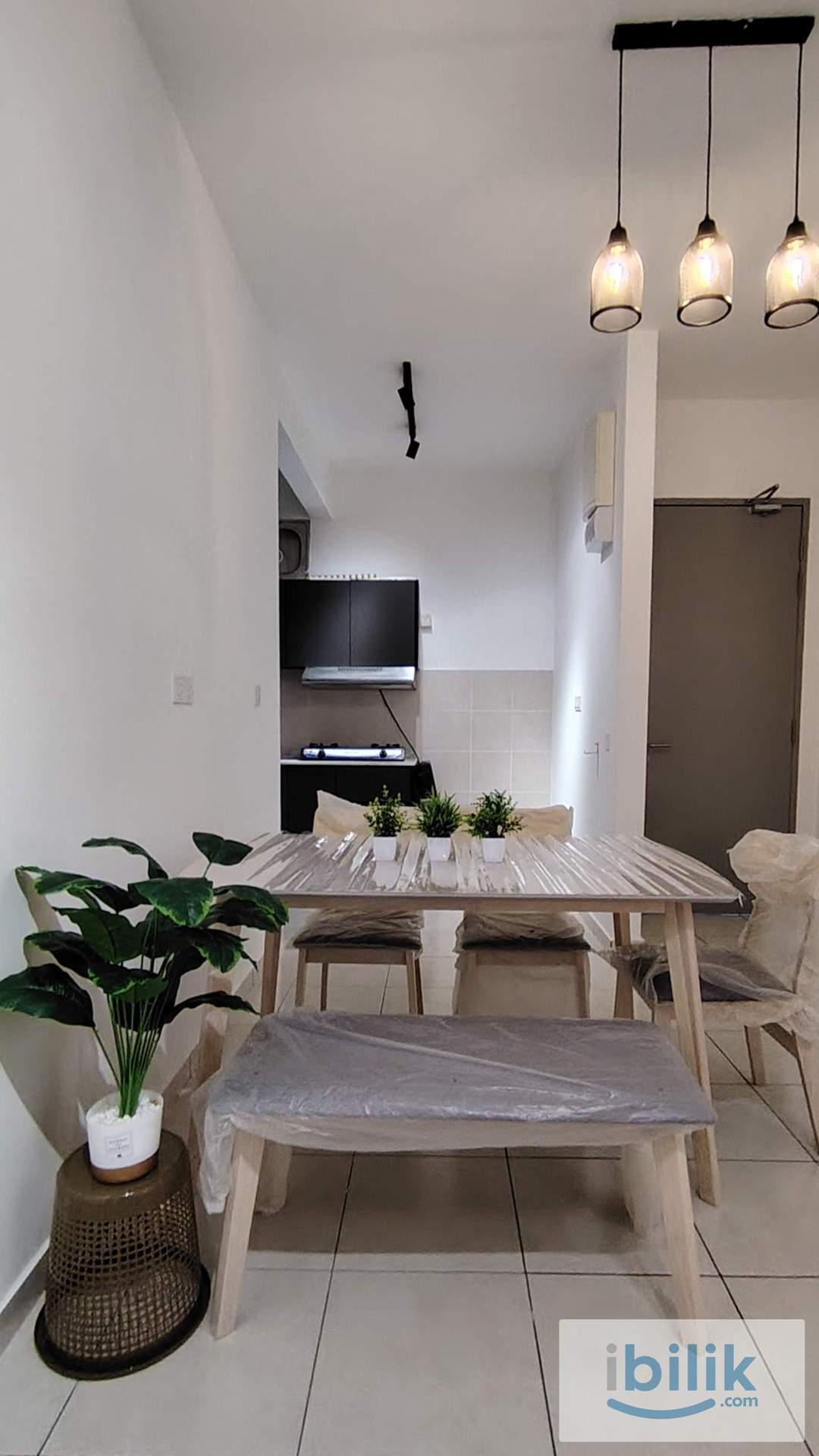 small room - Image 4