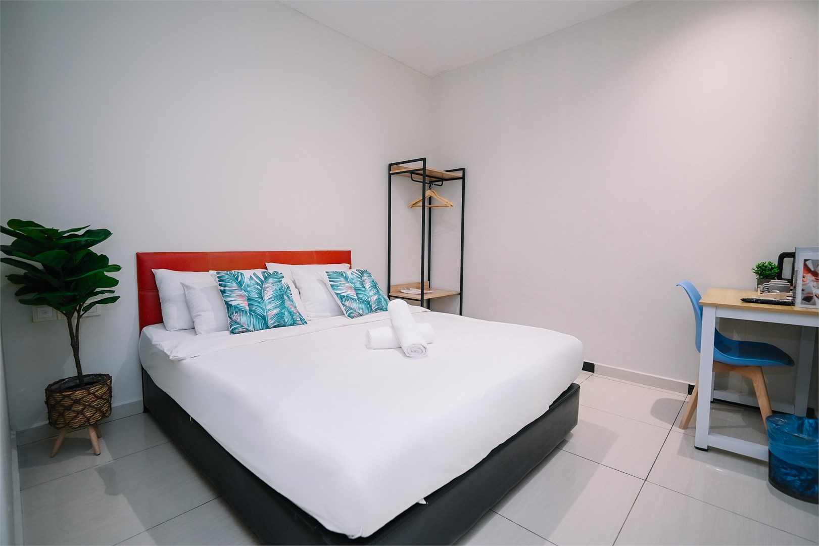 Standard Queen Room - Image 1