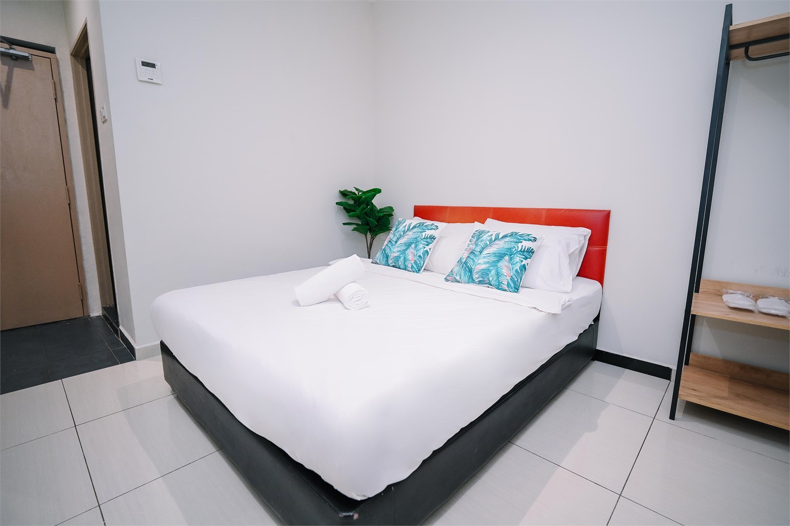Standard Queen Room - Image 2