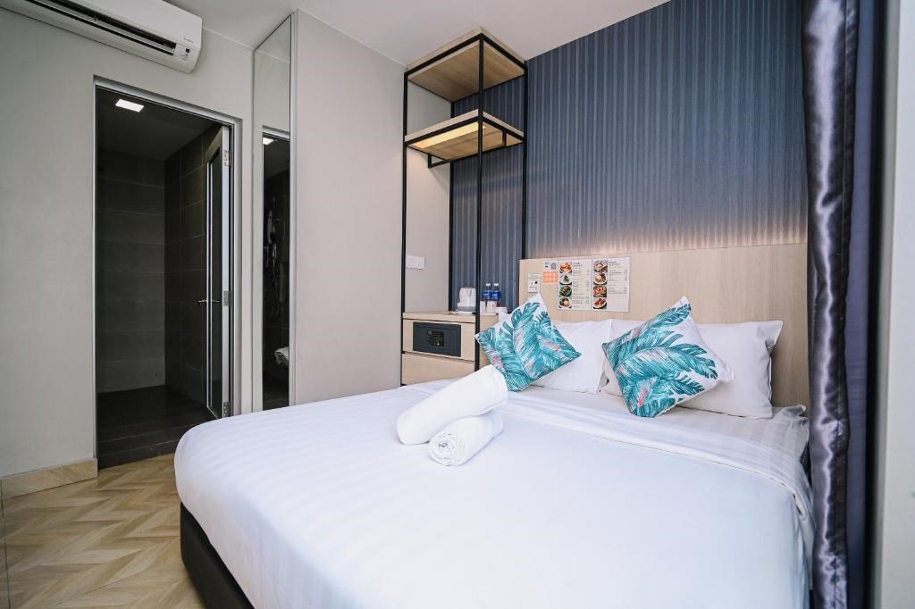 Standard Double Room - Image 3