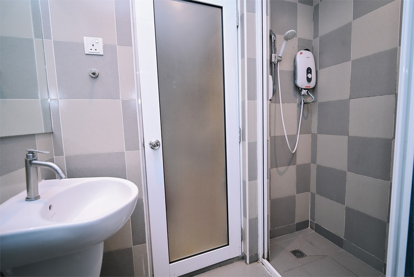 Deluxe Twin - Image 8