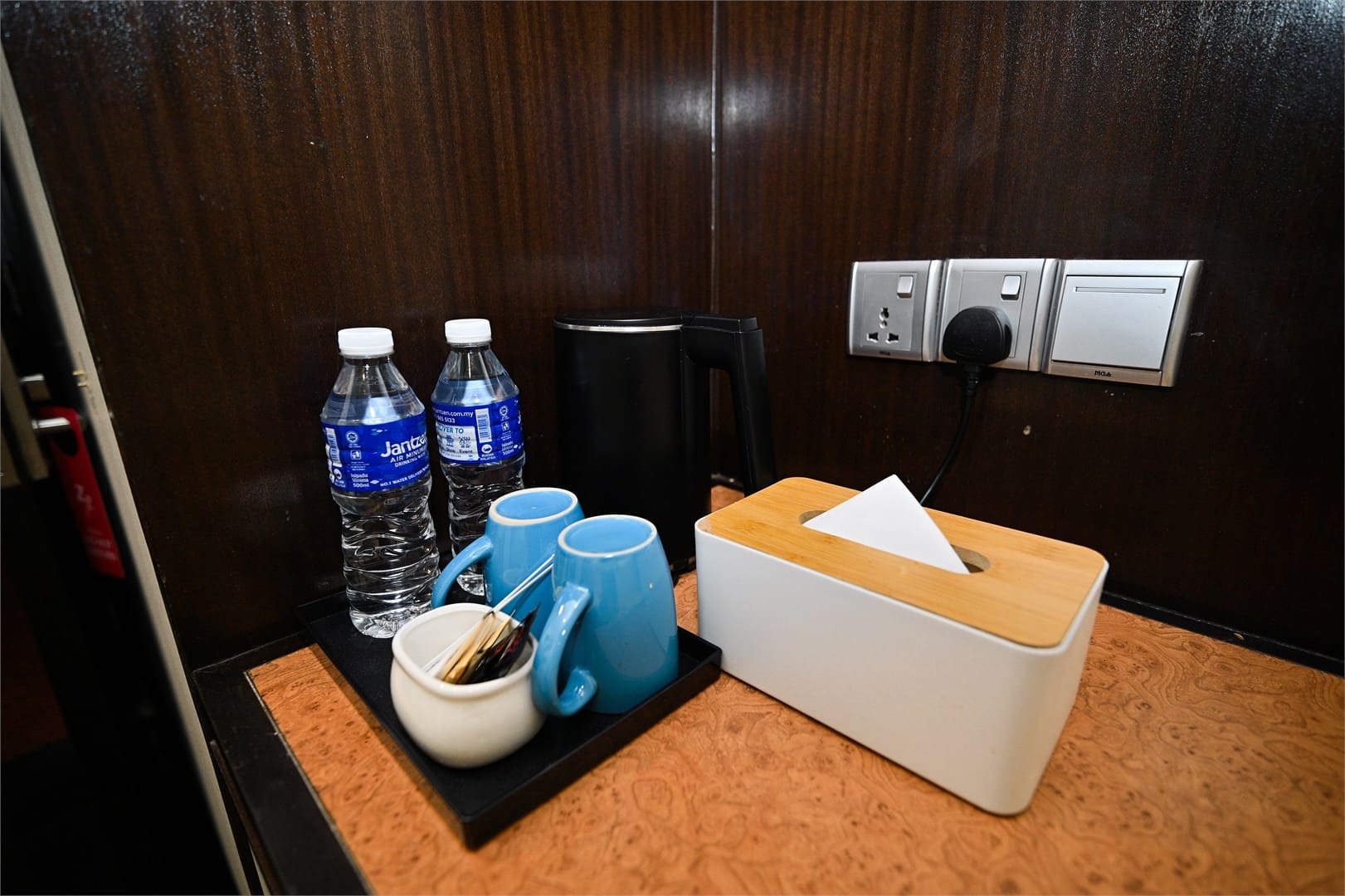 Standard Queen - Image 6