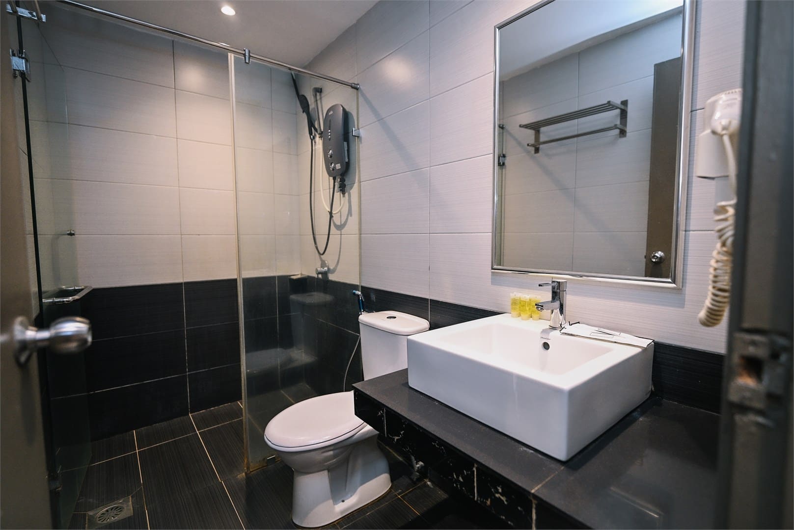 Kingston Hotel 6 @ Changkat Bukit Bintang - Image 7