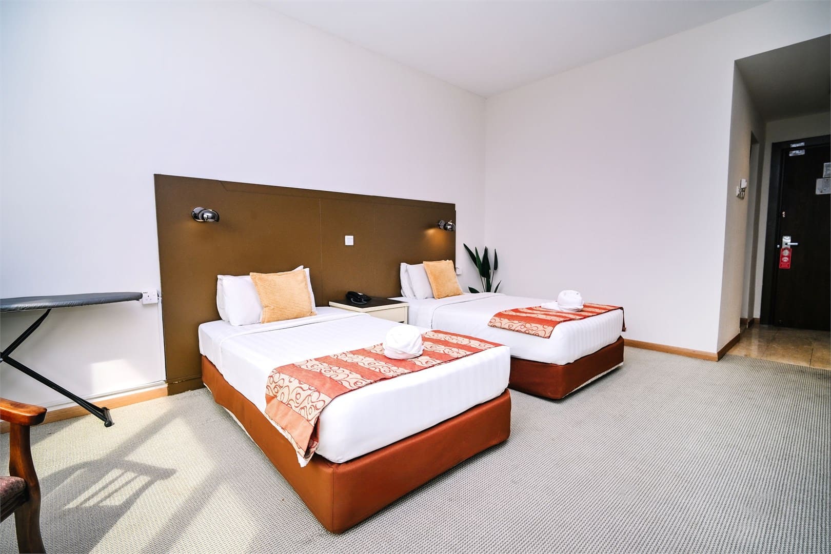 Deluxe Twin Room - Image 3