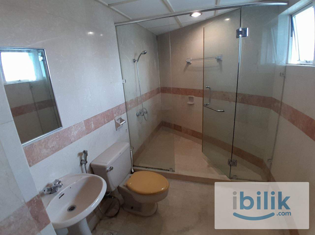 [Villa Scott] Master Room with Bathroom Rent Near KL Sentral, Bangsar - Image 5