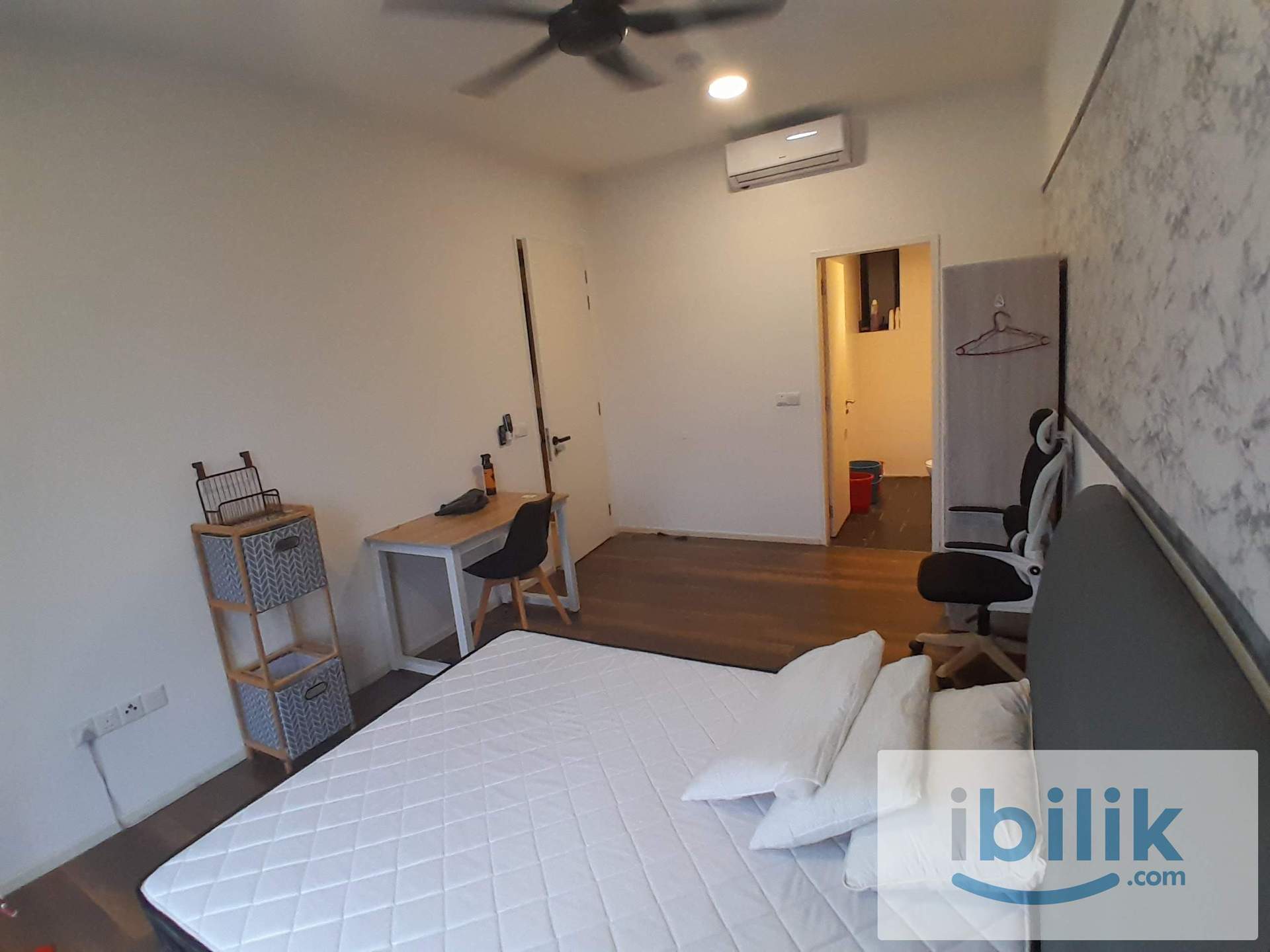 [SQWhere] July Vacant Master Room Link Bridge to MRT Station  - Image 6