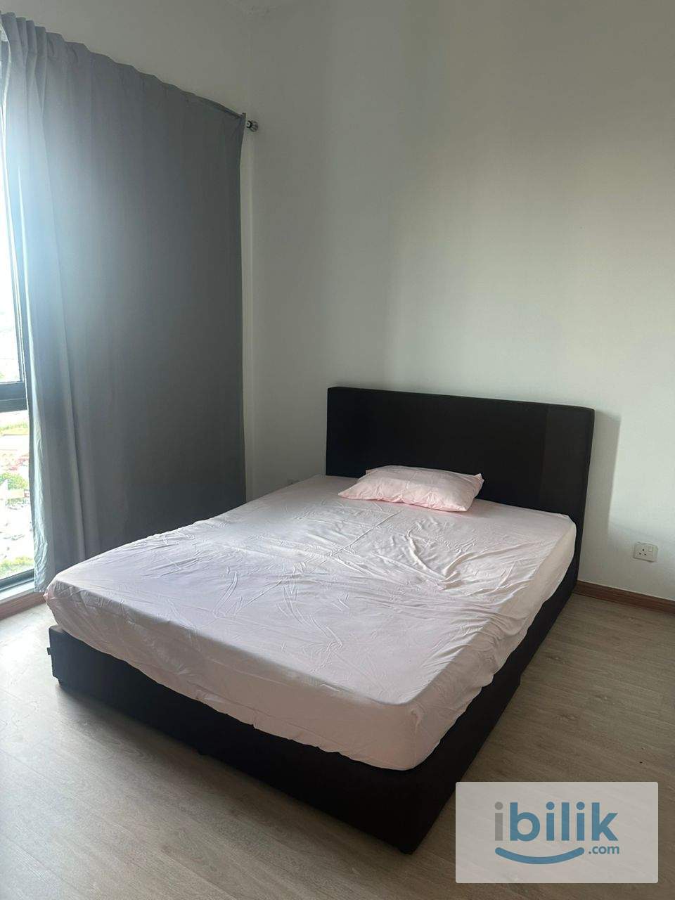 [Skyville 8]  Female Unit Medium Room with Aircond Rent - Image 1