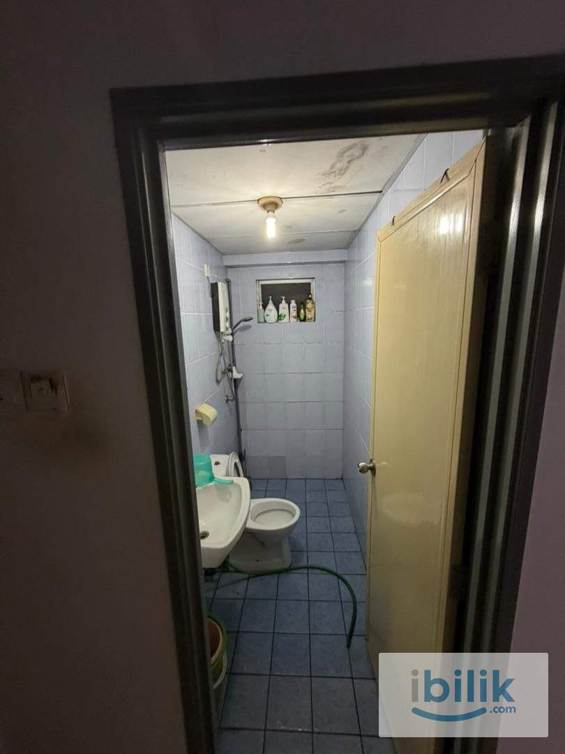 [Angkasa Condo] Near UCSI Mixed Gender Unit Medium Room Share Bathroom - Image 4