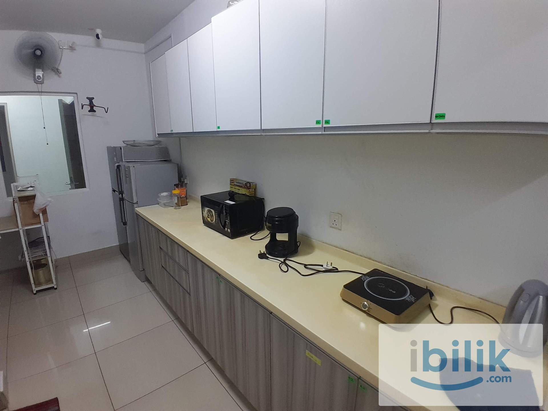 [Pacific Place] Mixed Gender Unit Medium Room with Aircond Rent Near LRT, Mall, Paradigm Mall - Image 5