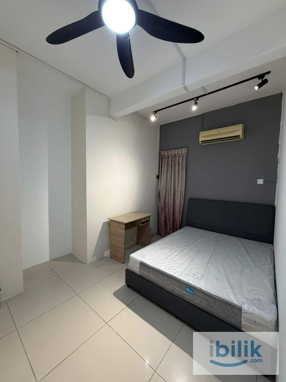 [East Lake Residence] Near MRT direct UPM, South City Plaza Single Room with Aircond Rent - Image 1