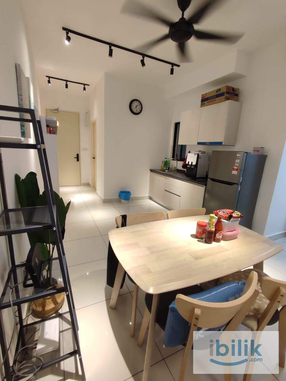 FEMALE UNIT | PREMIUM MIDDLE ROOM | 8MINS WALK TO LRT / MRT TMN MALURI - Image 4