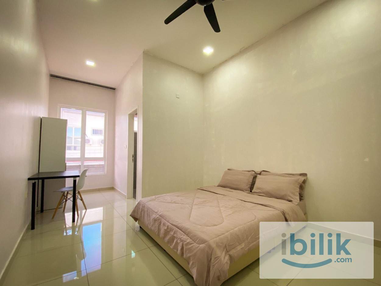 [Malay Female] Middle Room Ara Sendayan | Seremban | TR0233 - Image 1
