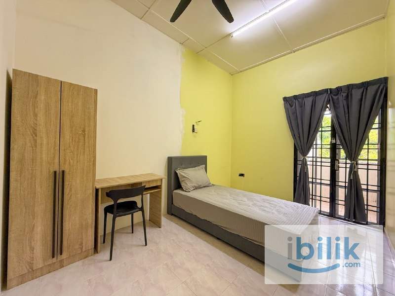 [Malay Female] Single Room Bandar Putra Segamat TR326 - Image 1