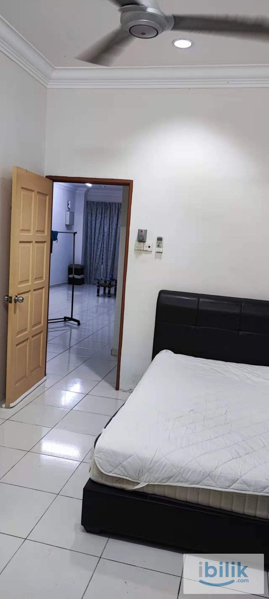 Furnished Rooms with Aircon & Attached Bath – Sitiawan, All Bills - Image 1