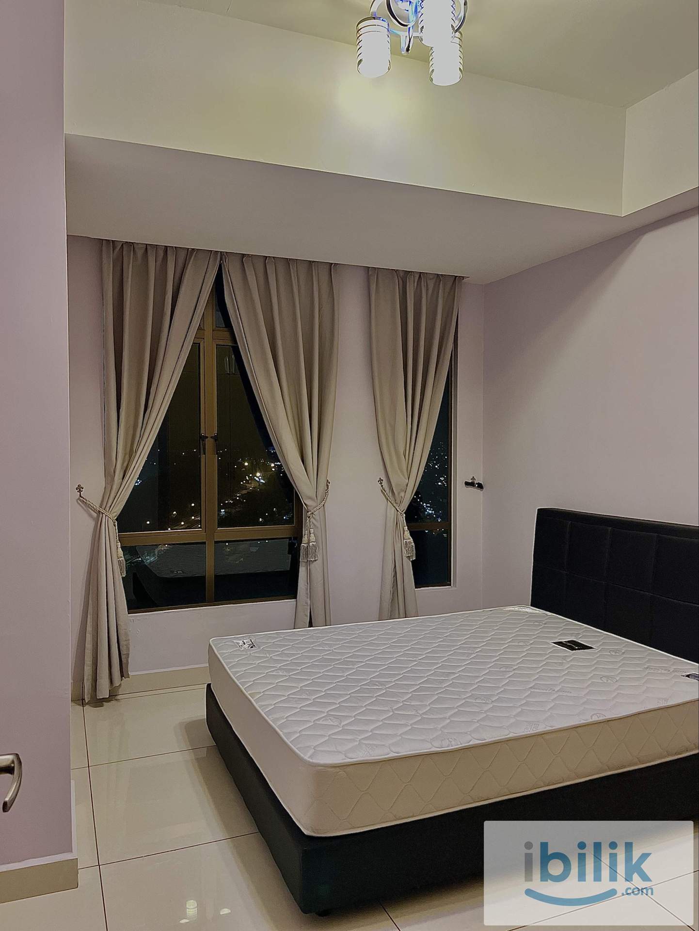 Female Medium Room @ D Inspire Bestari, Nusa Bestari - Image 1
