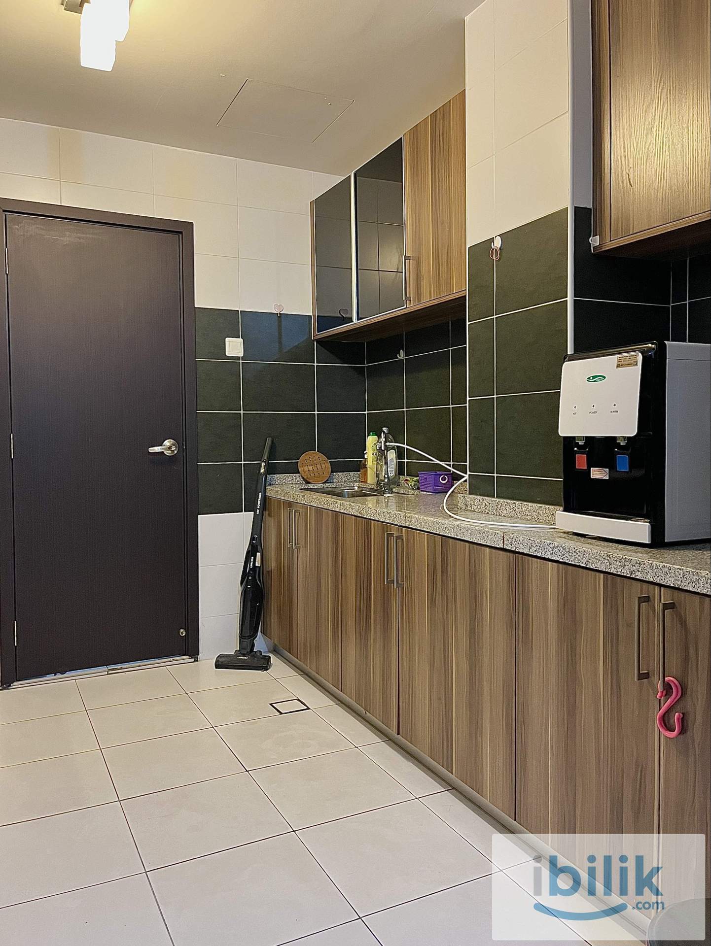 Female Medium Room @ D Inspire Bestari, Nusa Bestari - Image 4