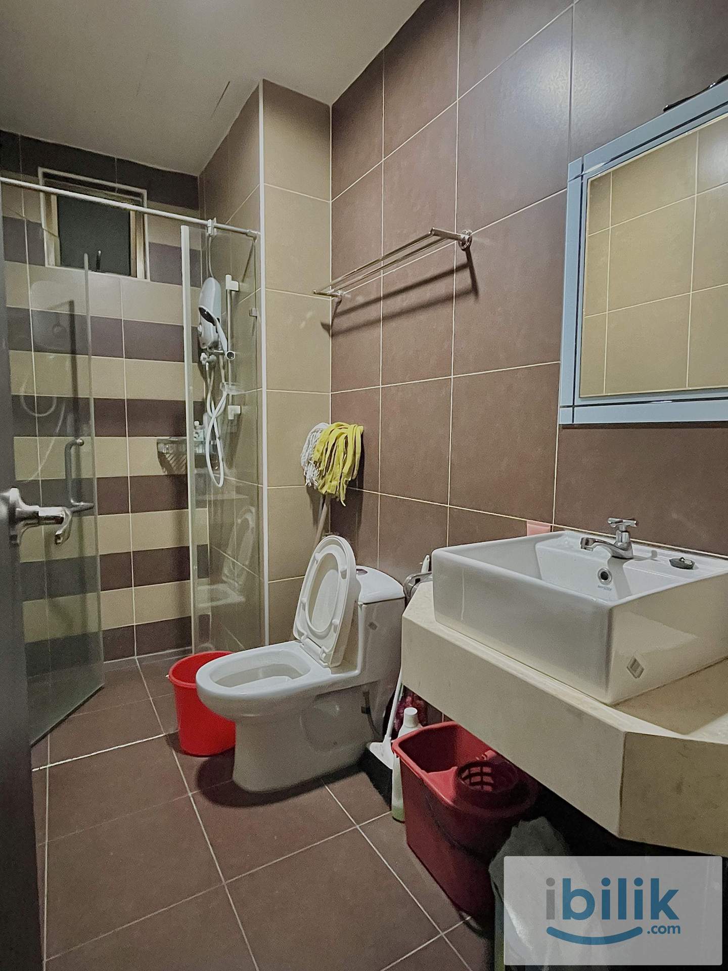 Female Master Room @ D Inspire Bestari, Nusa Bestari - Image 3
