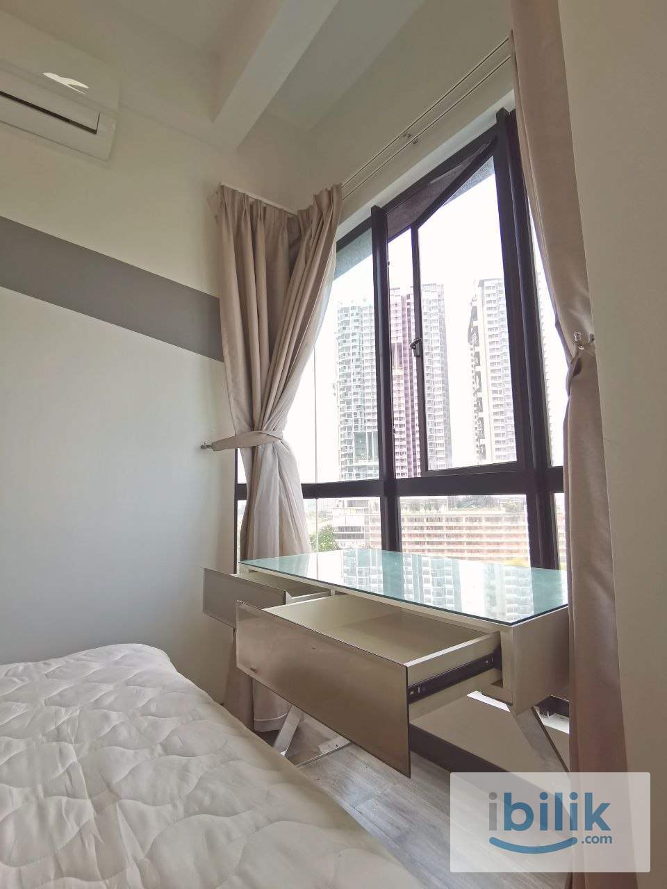 Near KTM to KL Sentral, Medium bedroom fully furnished ready move in! - Image 2