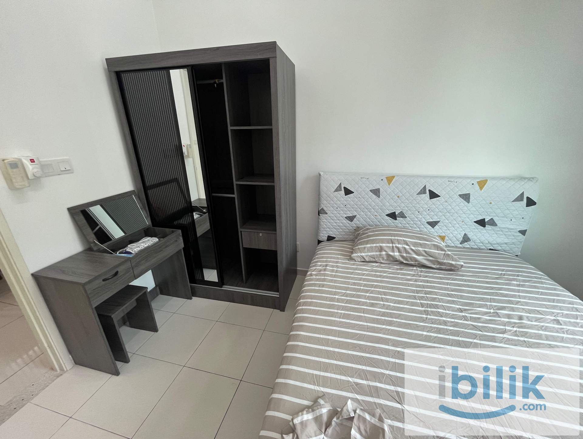 Middle Room At Bayan Lepas/Sungai Ara  - Image 1