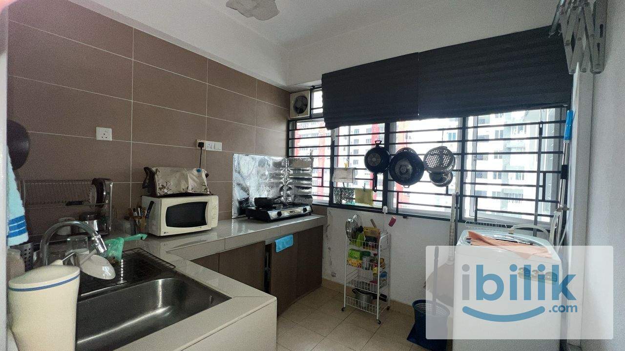 Small Room - Image 6