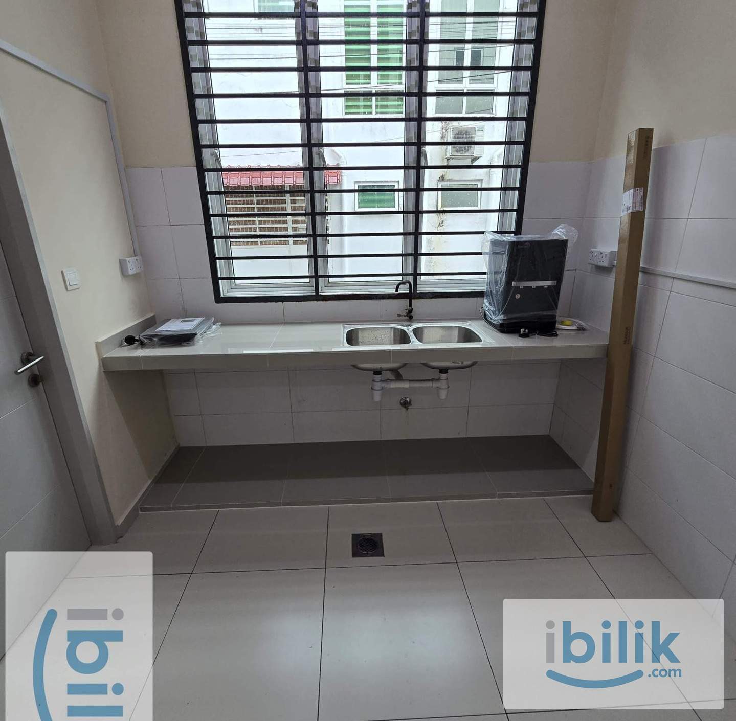 Master Room Private Bathroom Car Park  - Image 2