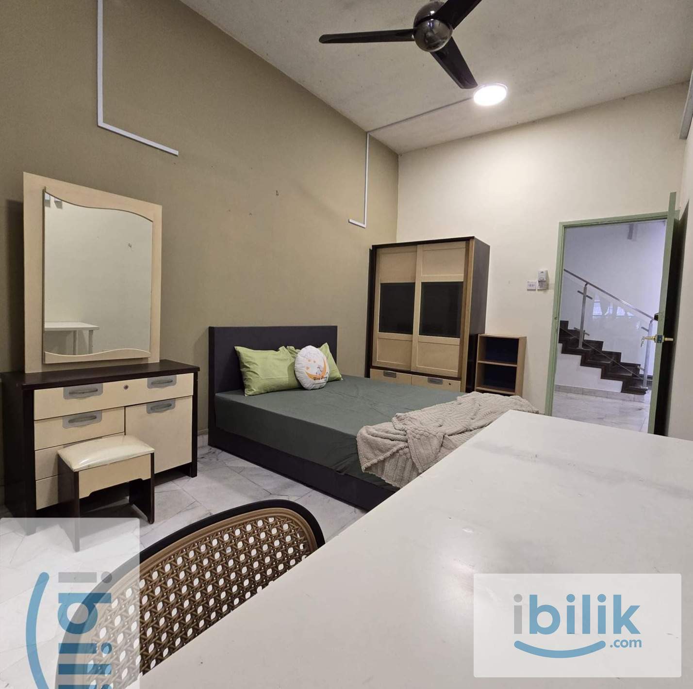 Master Room Aircond Private Bathroom 3 min walk LRT - Image 4