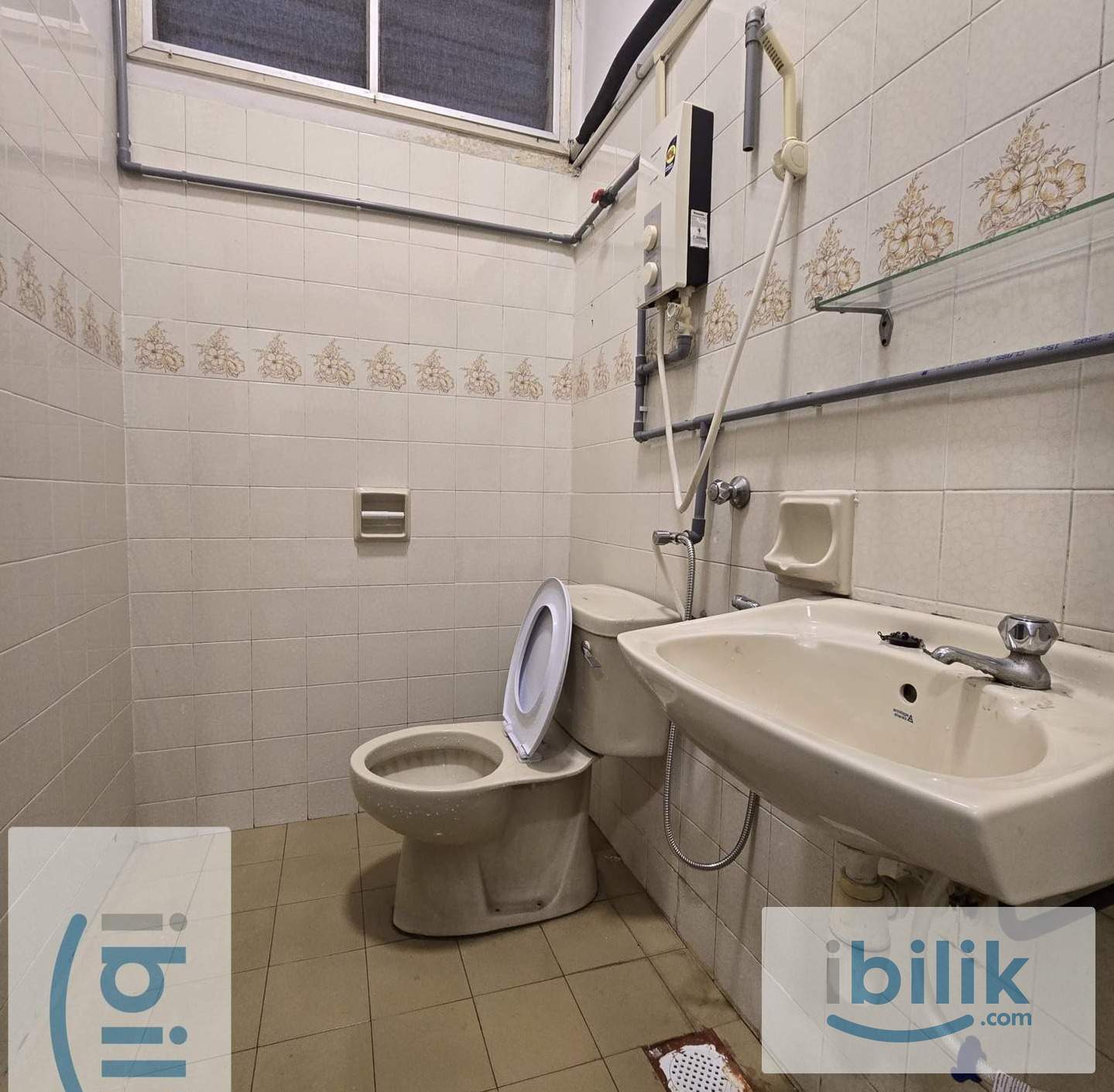 Master Room Aircond Private Bathroom 3 min walk LRT - Image 3