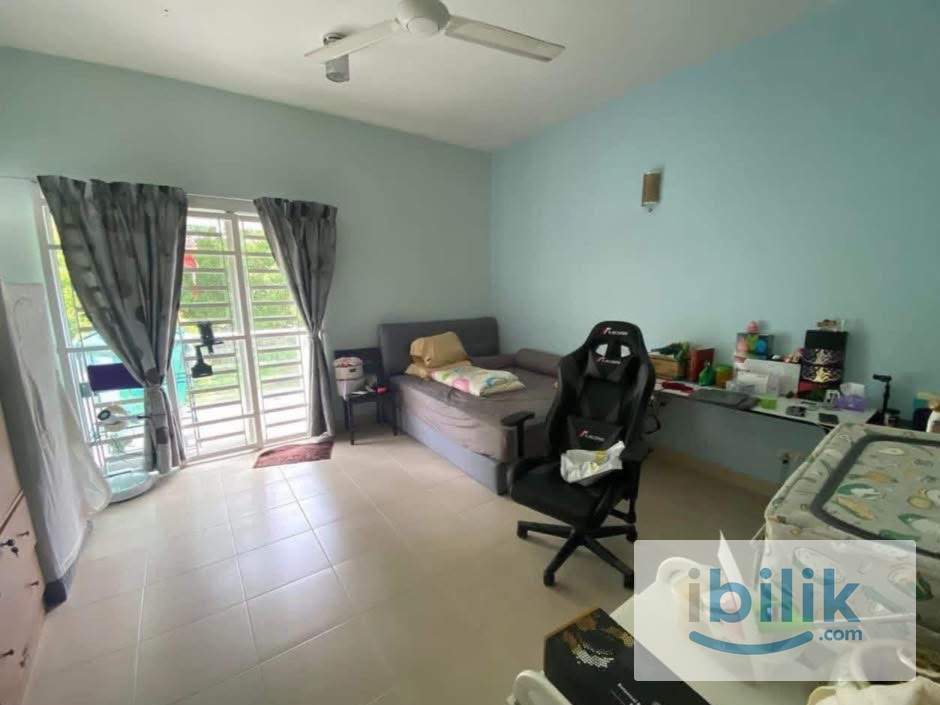 Master Room with Balcony For Rent @ Bayan Lepas - Image 1