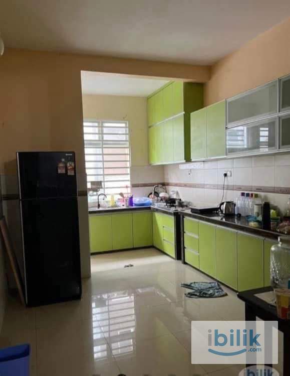 Landed Master Room with Balcony for Rent @ Bayan lepas - Image 5