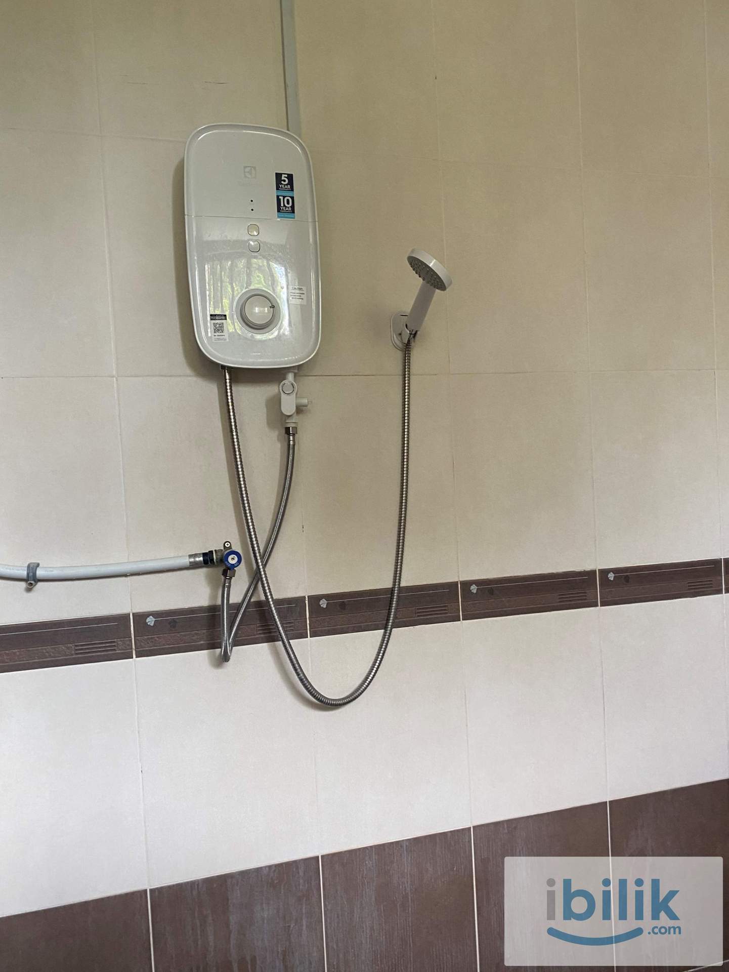 Fully Furnished Master Room with Balcony for Rent @ Bayan Lepas - Image 3
