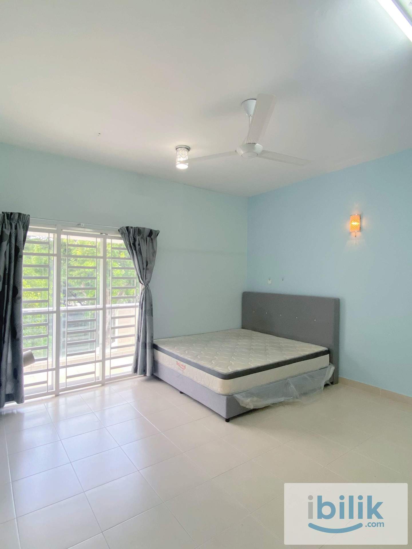 Fully Furnished Master Room with Balcony for rent @ Bayan lepas - Image 1